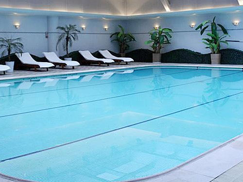 長(zhǎng)沙一游泳池經(jīng)臭氧發(fā)生器處理后的循環(huán)水 長(zhǎng)沙一游泳池經(jīng)臭氧發(fā)生器處理后的循環(huán)水